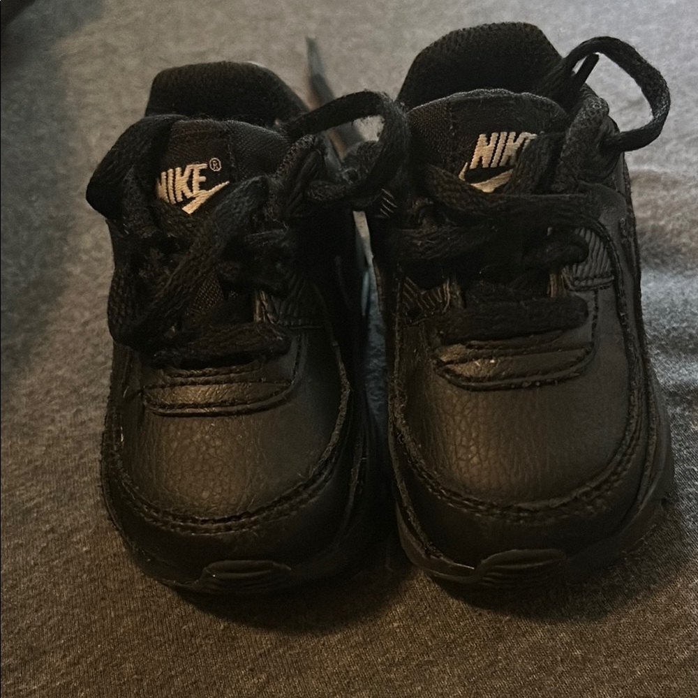 Nike toddler Black air max